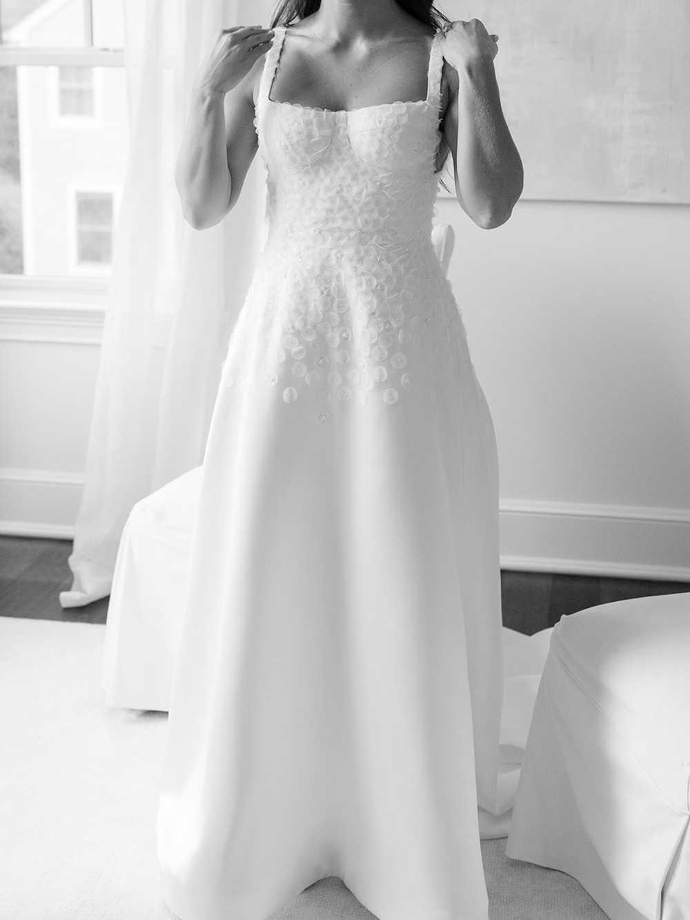 Kyha Halston. White A-Line Wedding Dress with Floral Appliqué and Square Neck.